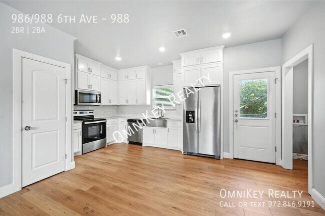 Foto del edificio - 986/988 6th Ave-988