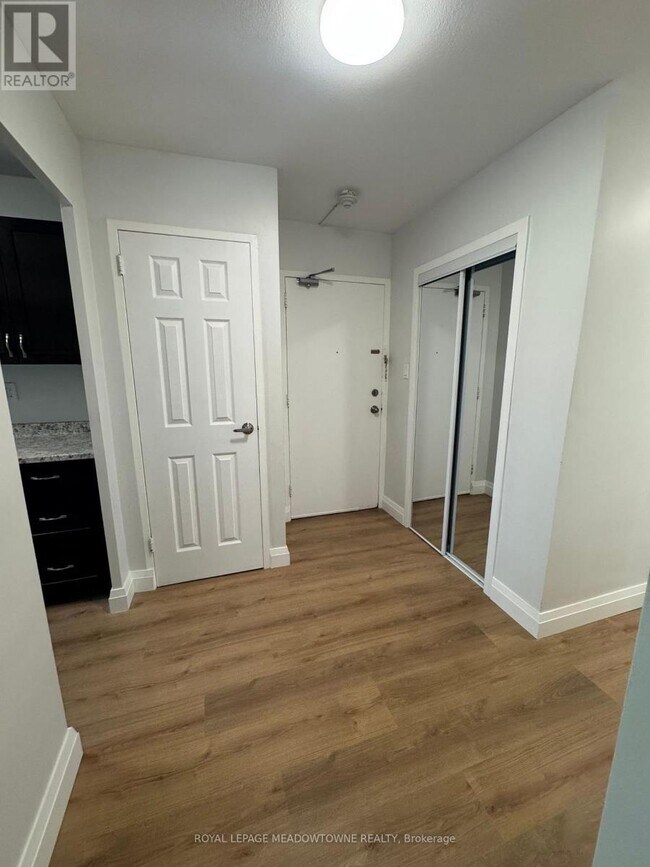 Photo du bâtiment - 8 Cherry St