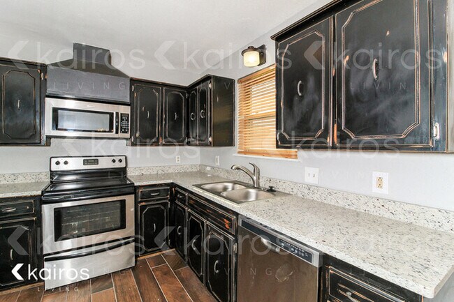 Foto del edificio - 8202 Laredo Trail