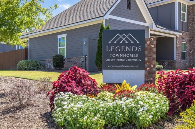 Building Photo - Legends Townhomes