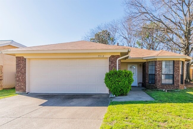 Photo - 7512 Down Hill Dr House