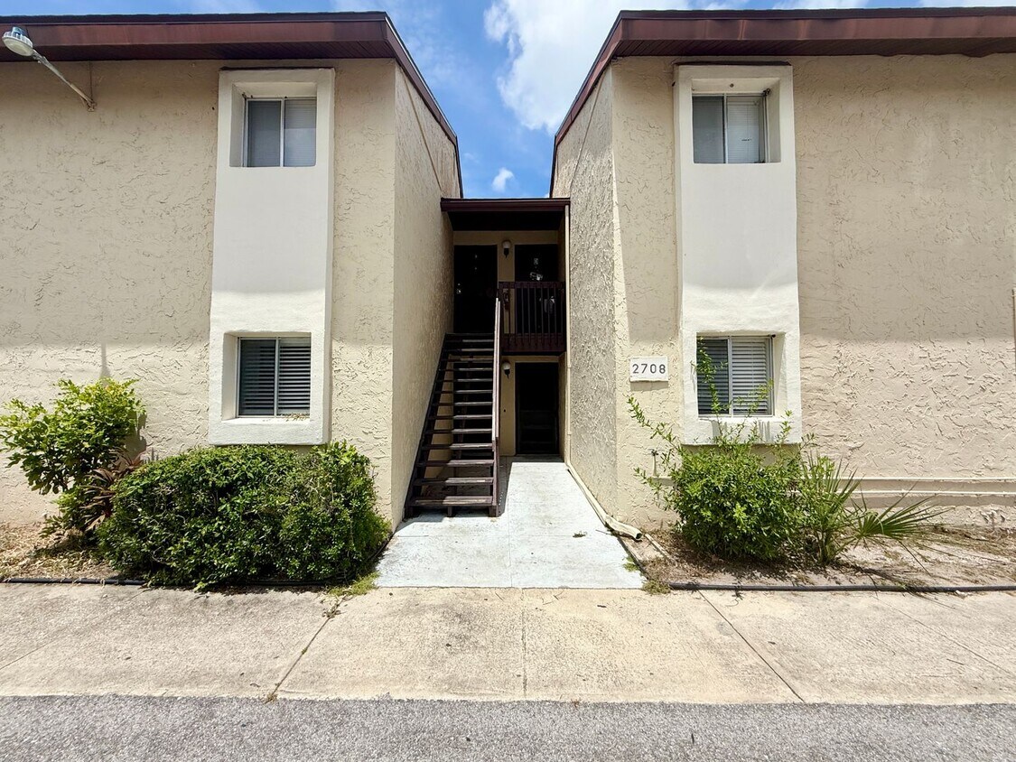 Foto principal - Affordable 2 Bedroom Condo - Water Utility...