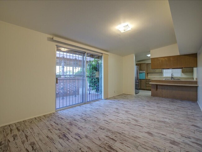 Foto del edificio - Charming 3-Bedroom, 2-Bath Home with Spaci...