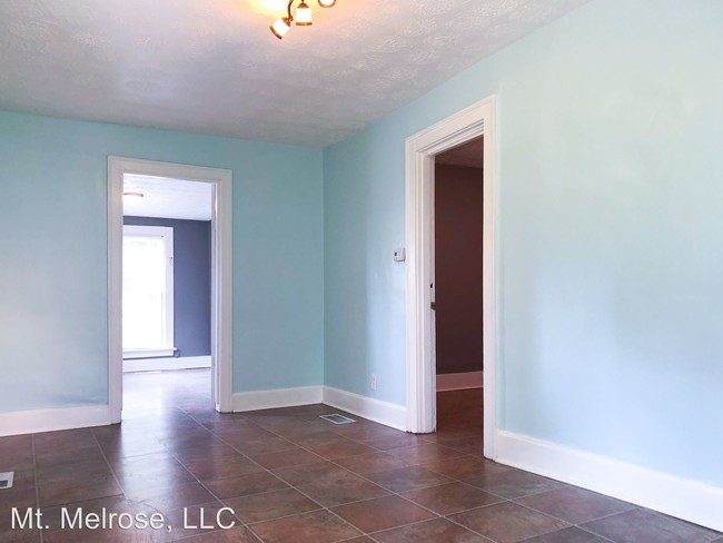Building Photo - 3 br, 2 bath House - 123 Thompson Rd