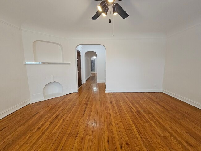 Foto del edificio - 2454 W Catalpa Ave