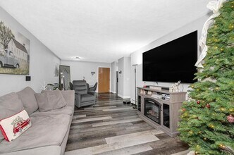 Building Photo - 210 Brook Village Rd