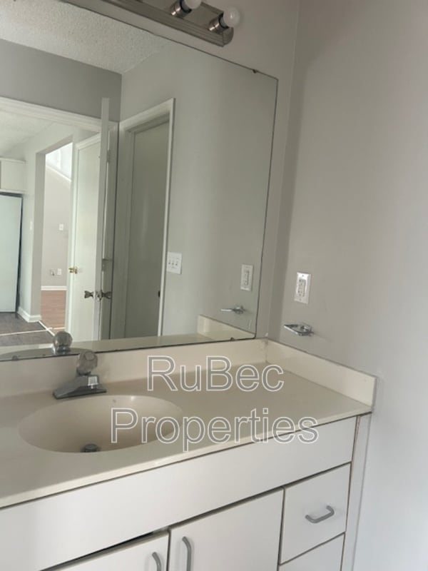 Foto del edificio - 8500 Quarry Rd