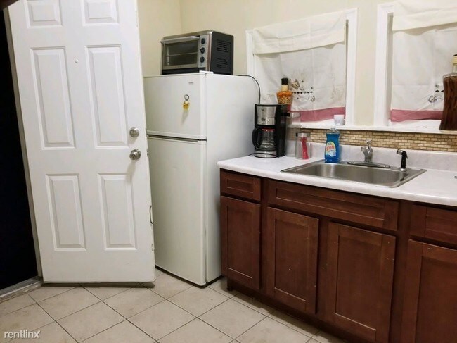 Foto del edificio - 231 W Tabor Rd