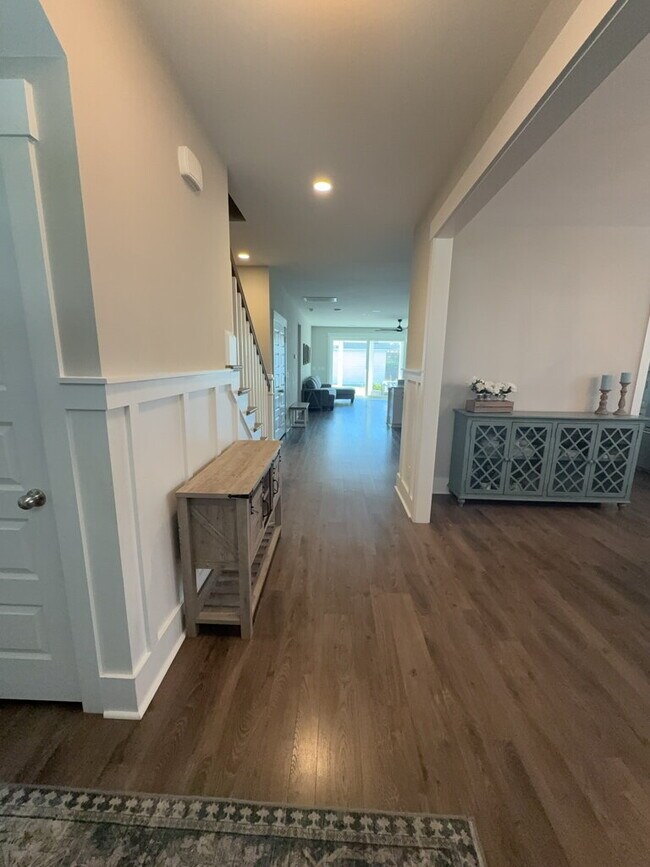Foto del edificio - 393 Oak Park St