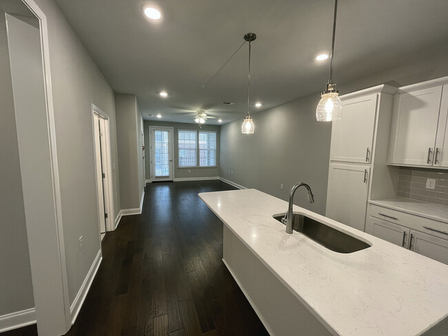 Building Photo - 4000 Shadow Green Dr