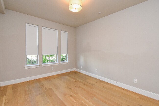 Foto del edificio - 1005 St Charles St