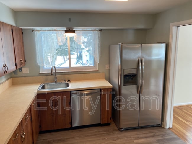 Foto del edificio - 6713 Beechmont Ave