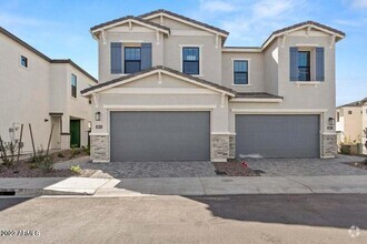 Building Photo - 4815 E Village Dr