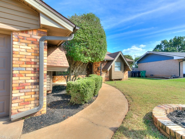 Photo - 6428 N Harvard Ave House