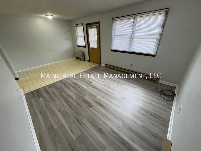 Foto del edificio - 202 Main Rd