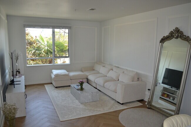 Foto del edificio - 6400 Crescent Park E