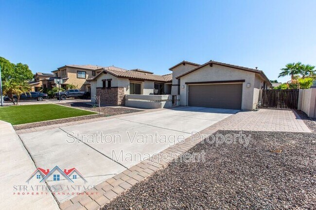 Building Photo - 2591 E Yellowstone Pl