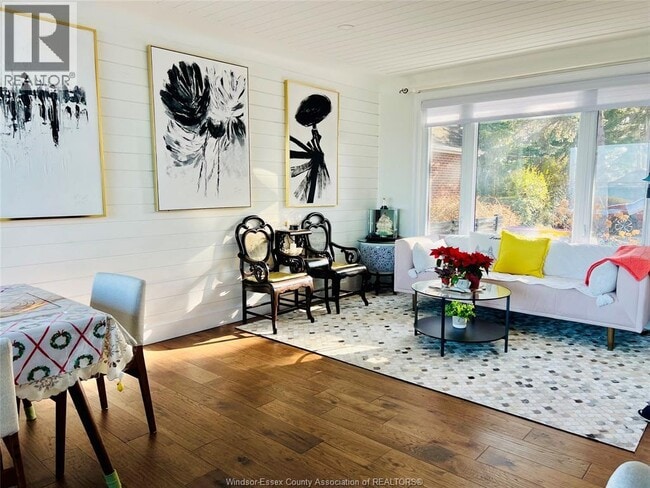 Building Photo - 11360 Riverside Dr E