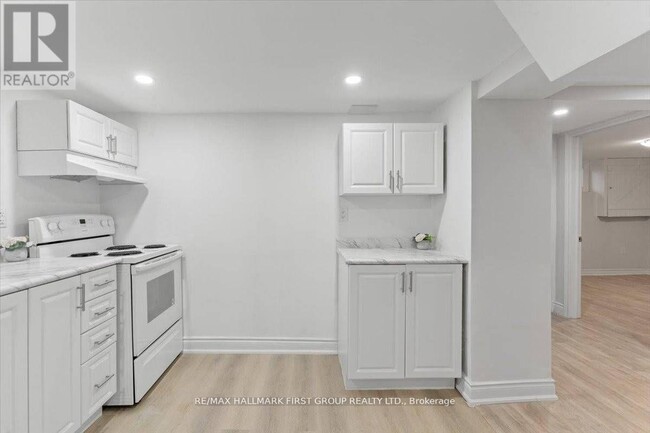 Building Photo - 46 Tulloch Dr