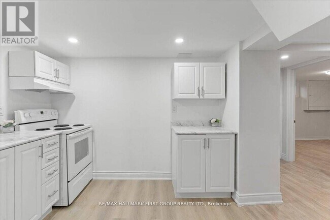 Photo du bâtiment - 46 Tulloch Dr