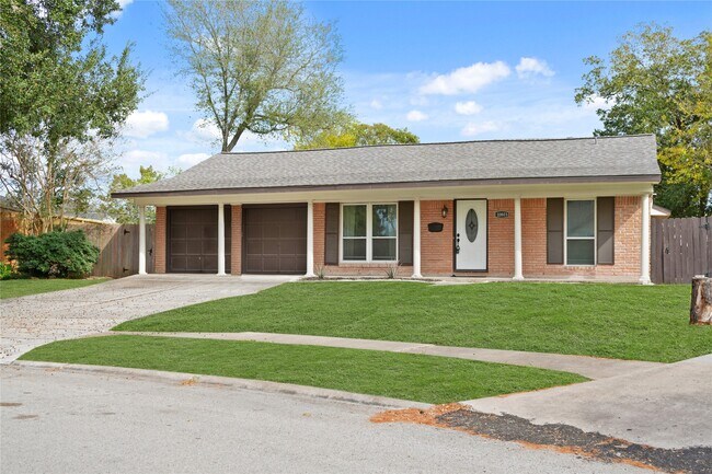 Foto del edificio - 10803 Doud St