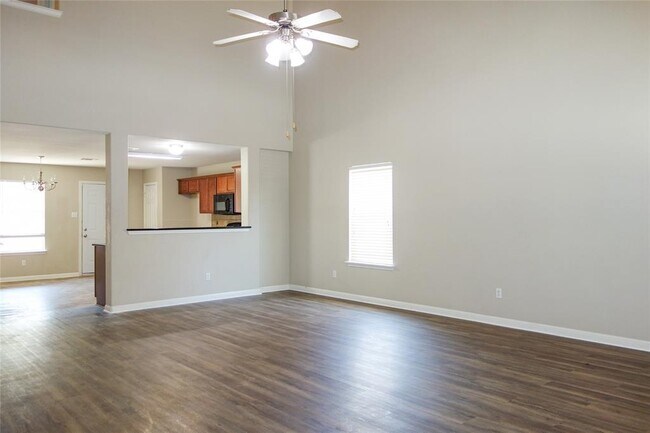 Building Photo - 108 Lavaca Loop