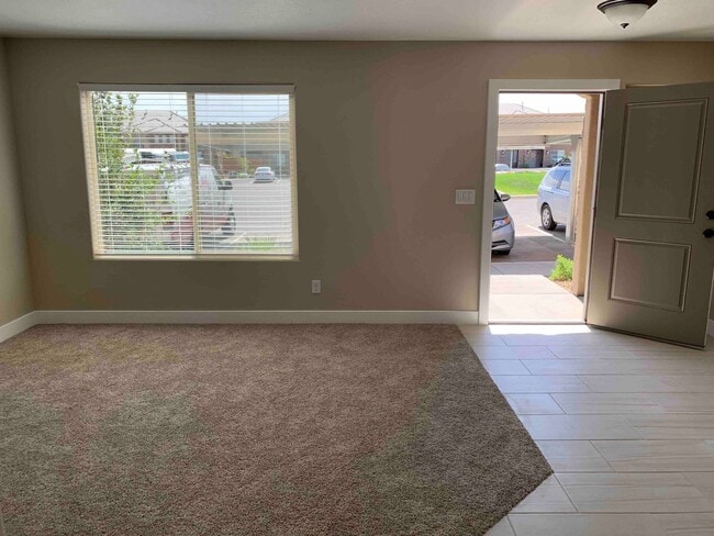 Building Photo - Desert Hills Townhomes, Location, location...