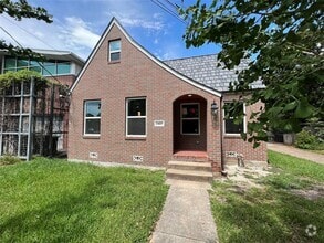 Building Photo - 2420 White Oak Dr