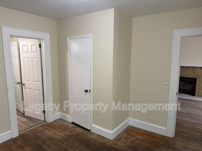 Building Photo - 1511 Albright Ave