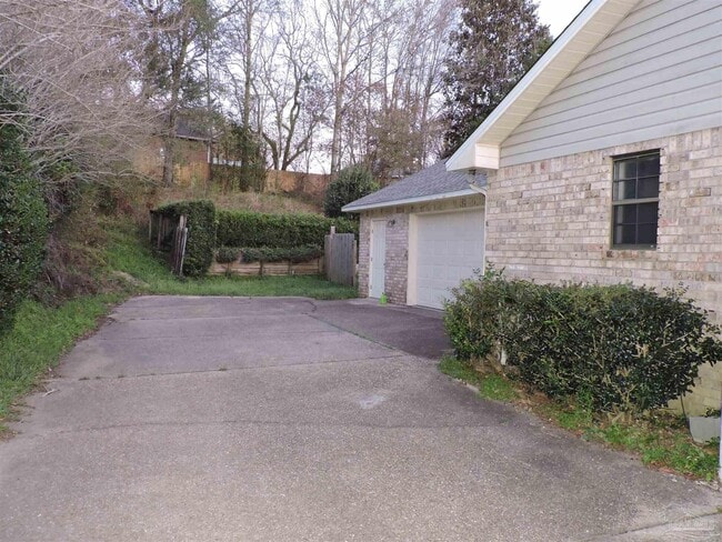 Building Photo - 3223 Windmill Cir