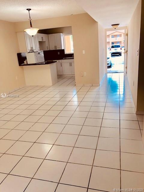 Foto del edificio - 3021 W 76th St