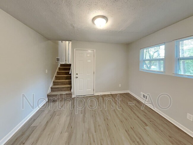 Foto del edificio - 8020 Kendrick Rd