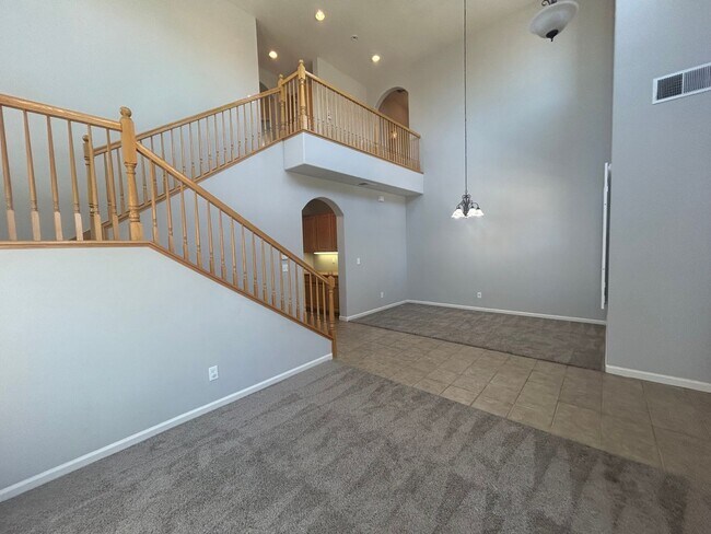 Foto del edificio - 5801 Eisenhower Dr