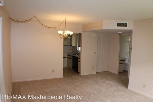 Building Photo - 1610 SE Green Acres Cir