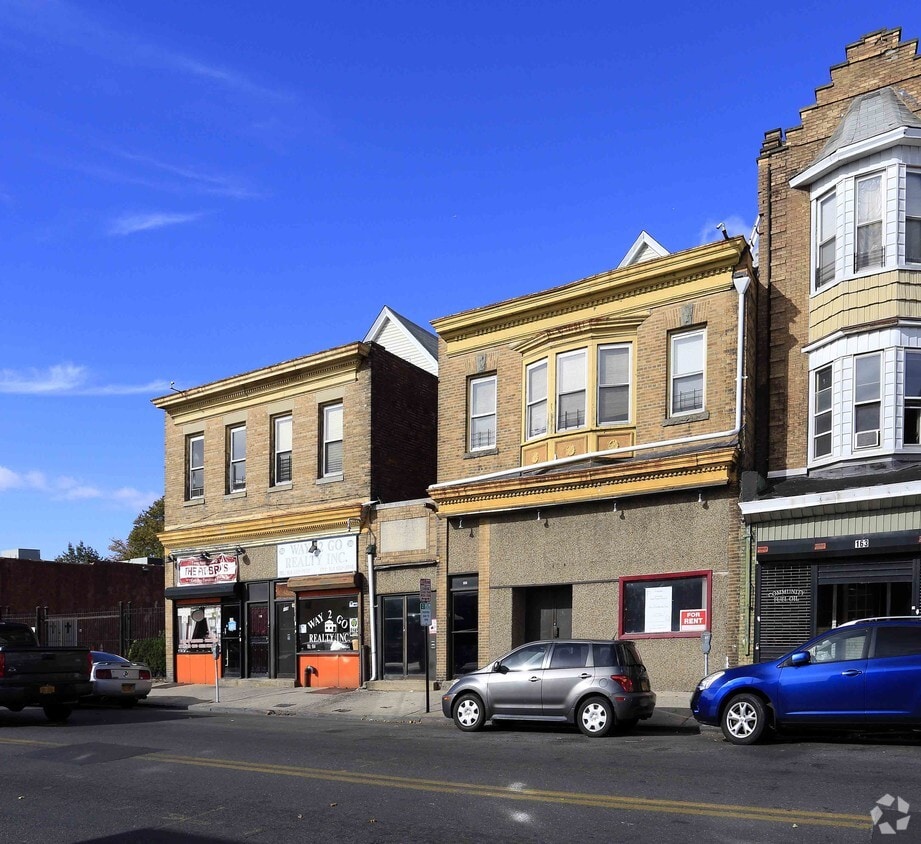 Building Photo - 159-165 E 3rd St