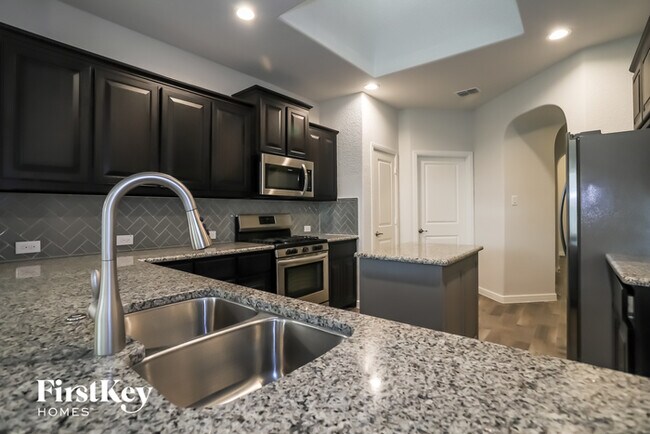 Building Photo - 15953 Hayes Ridge Dr