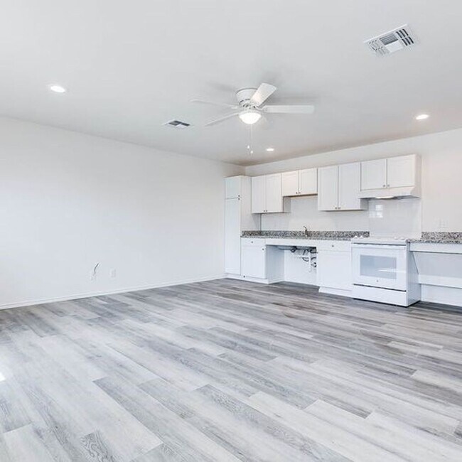 Building Photo - New Construction Duplex For Lease!!