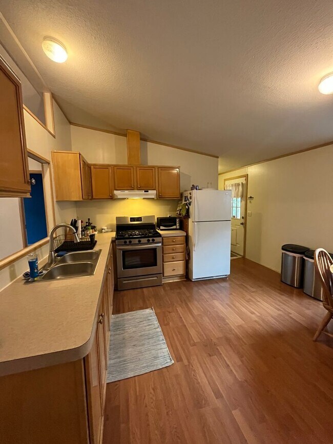 Foto del edificio - Great Location! 3 Bed, 2 Bath West-Flagstaff Home - Students & Pets OK! Avail Aug 10th!