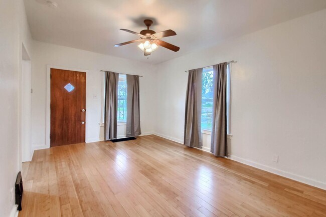 Foto del edificio - Charming 3 bedroom House in the heart of E...