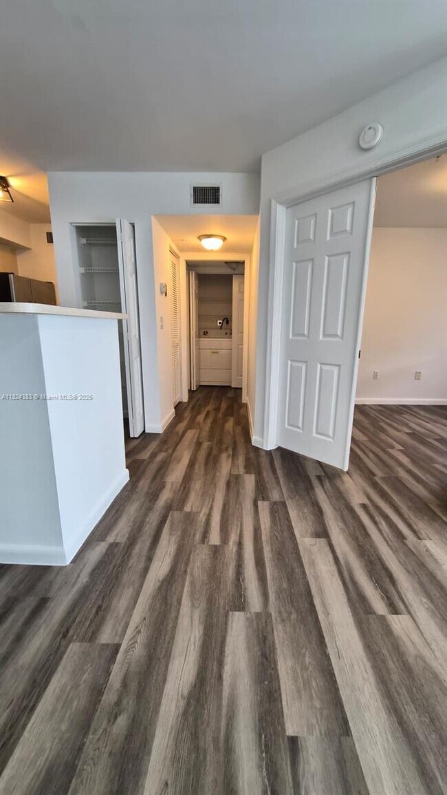 Foto del edificio - 11155 SW 5th Pl