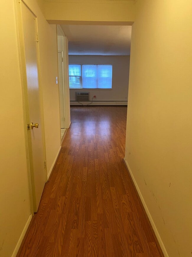 Interior Photo - Merioneth Apartments