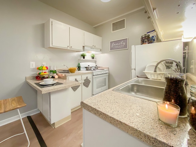 Building Photo - Park East - Park Knowles Apartments