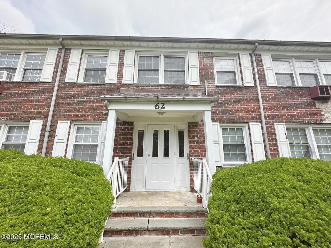 Foto principal - 62 Stonehurst Blvd