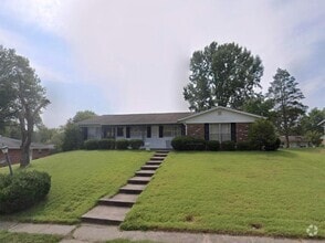 Building Photo - 113 Derbyshire Dr