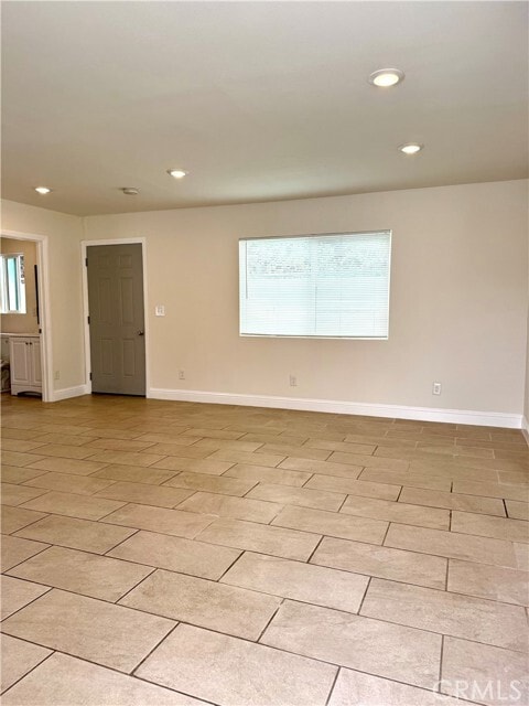 Building Photo - 6515 White Oak Ave