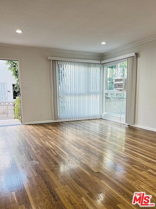 Foto del edificio - 1438 S Barrington Ave