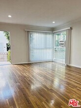 Building Photo - 1438 S Barrington Ave