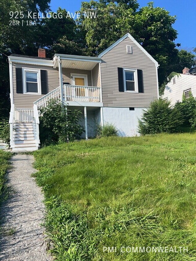 Primary Photo - 925 Kellogg Ave NW