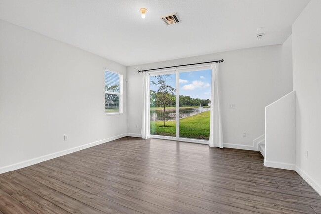 Foto del edificio - 4645 Meyerson Pl