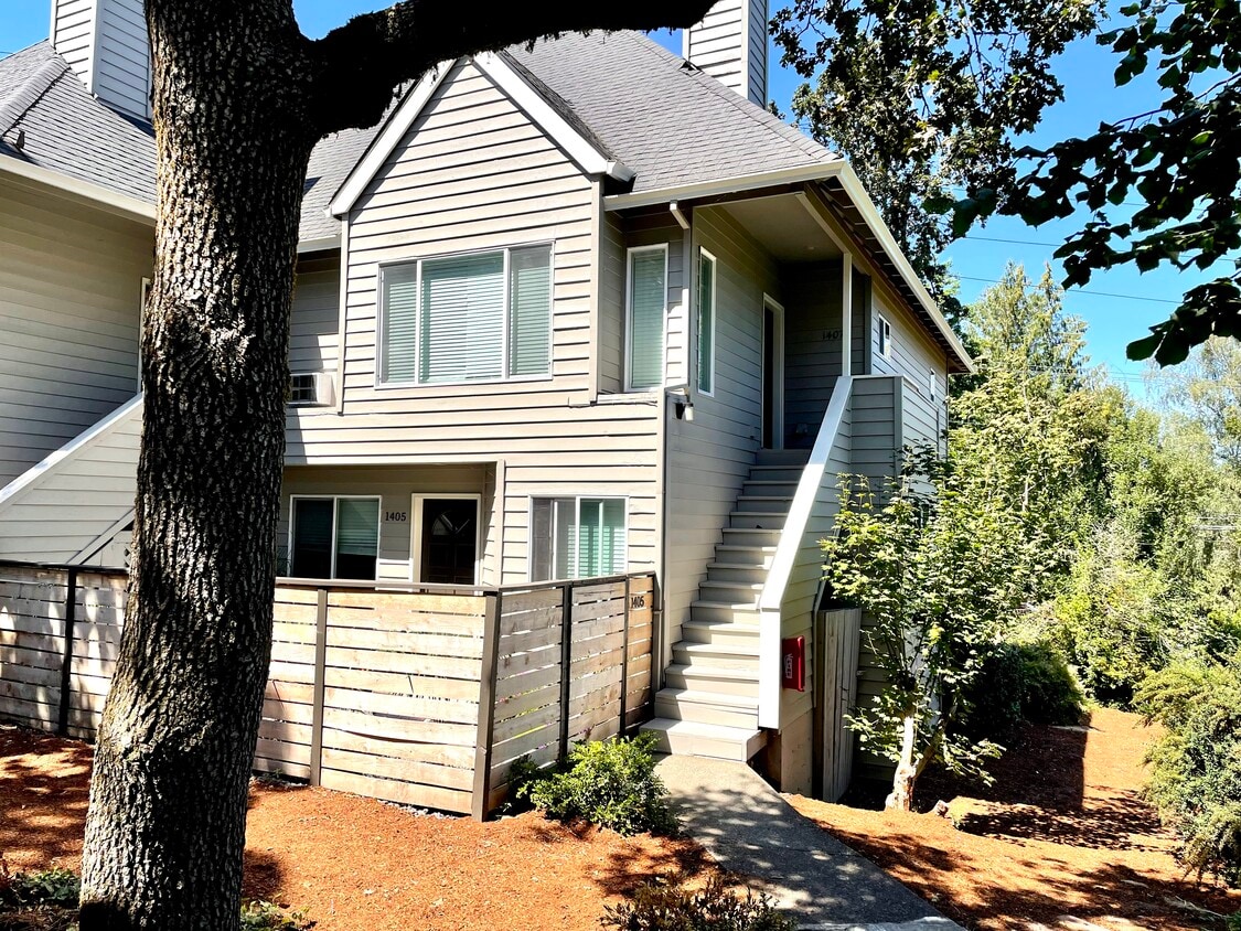 1407 Laurel St Unit 1421, Lake Oswego, OR 97034 Condo for Rent in